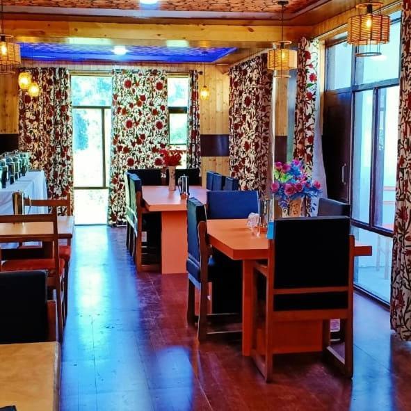 The Royal Kargil Hotel Екстериор снимка